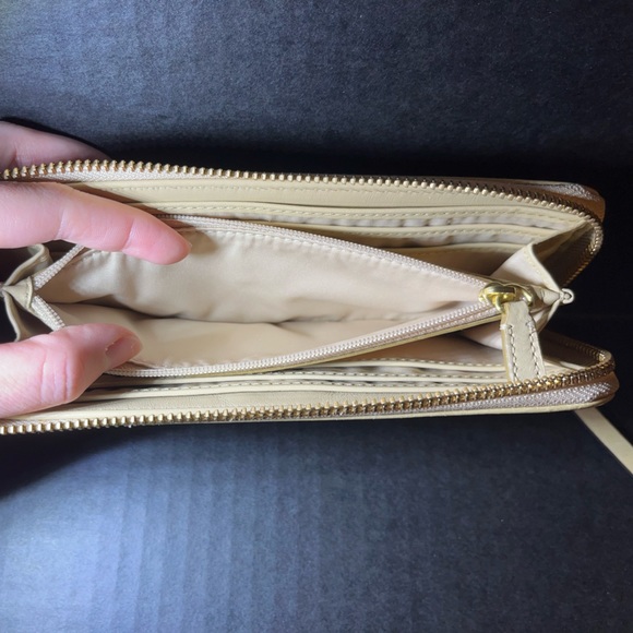 Coach Poppy Continental Wallet - Picture 9 of 16